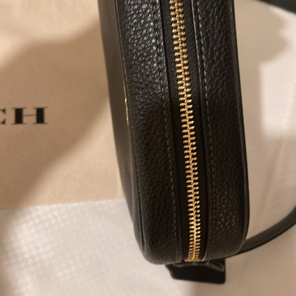 Retail $278 COACH Women’s Bag. NWT Coach Crossbody. Store bag included. - Picture 4 of 15